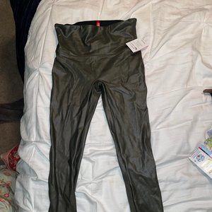 Shiny dark dark green leggings